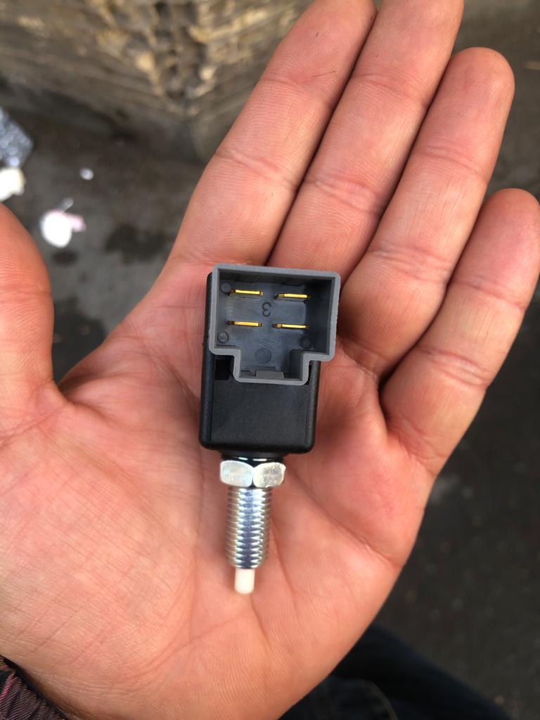 خرید سوئیچ پدال ترمز اصلی هیوندایix55