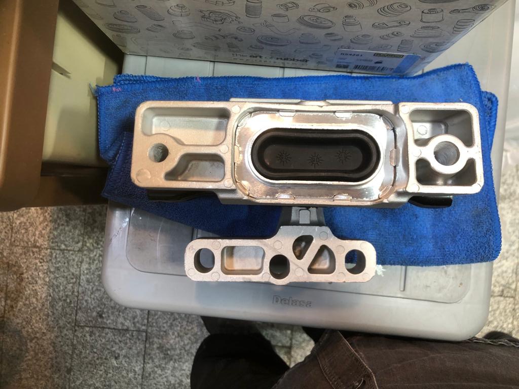 خرید دسته موتور بالا راست ام جی350