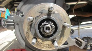 خرید بلبرینگ توپی چرخ عقب ام وی ام 550