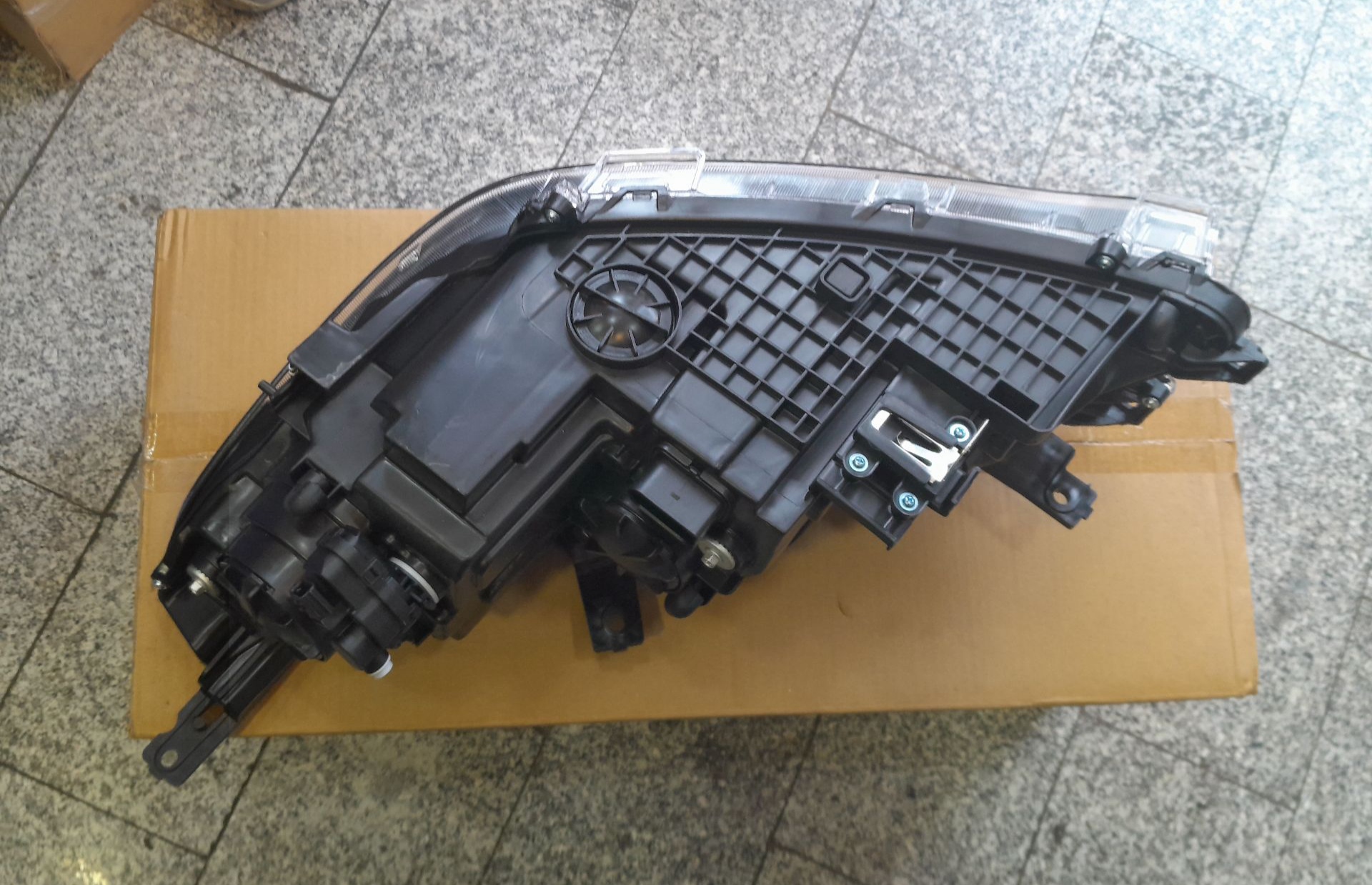 خرید چراغ جلو اصلی فرداموتورزsx5