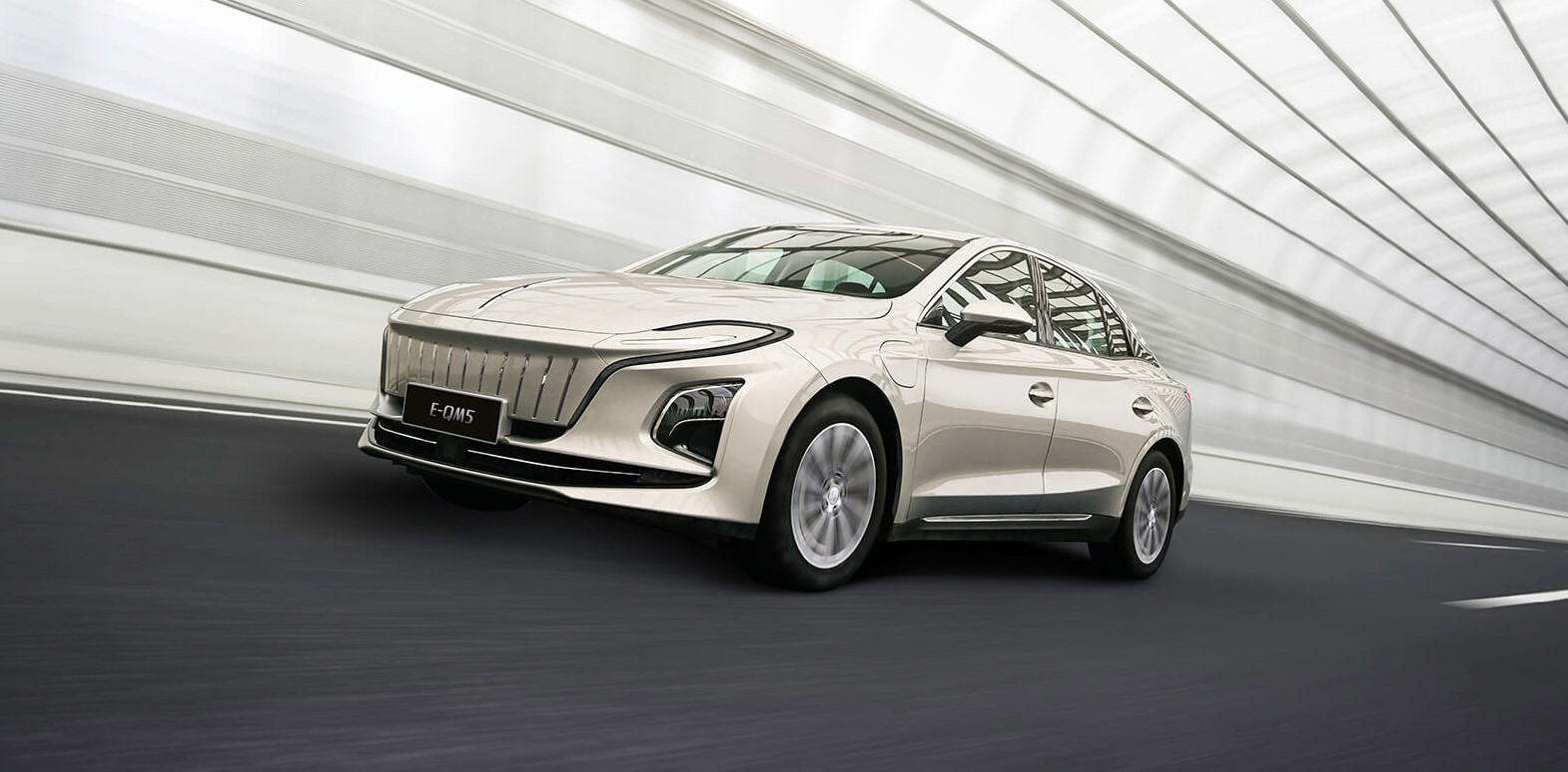 بررسی معایب خودرو هونگچی E-QM5